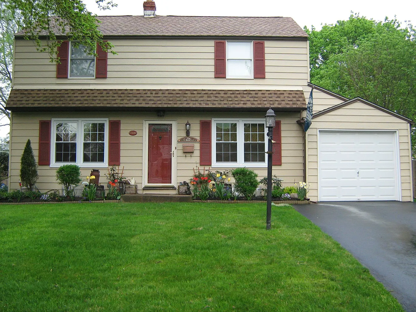 Front exterior of 346 Forest Avenue
